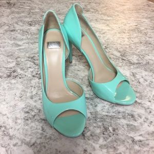 Beautiful GUESS heels! Size 7 women's